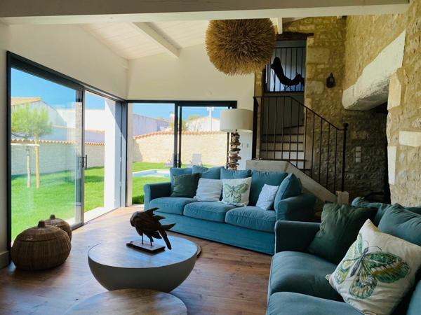 Maison à vendre    5 pièces •  La Flotte