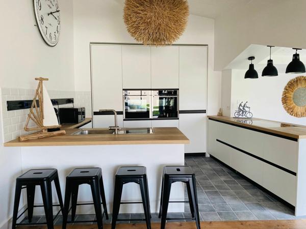 Maison à vendre    5 pièces •  La Flotte