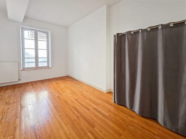 Maison 8 pièces - 300 m²