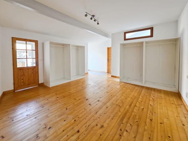 Maison 8 pièces - 300 m²