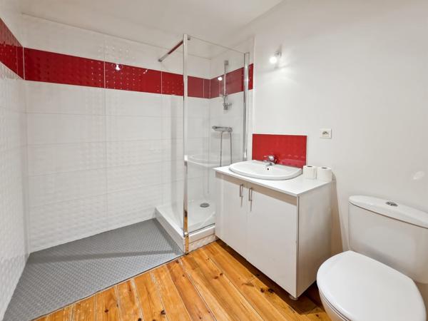 Maison 8 pièces - 300 m²