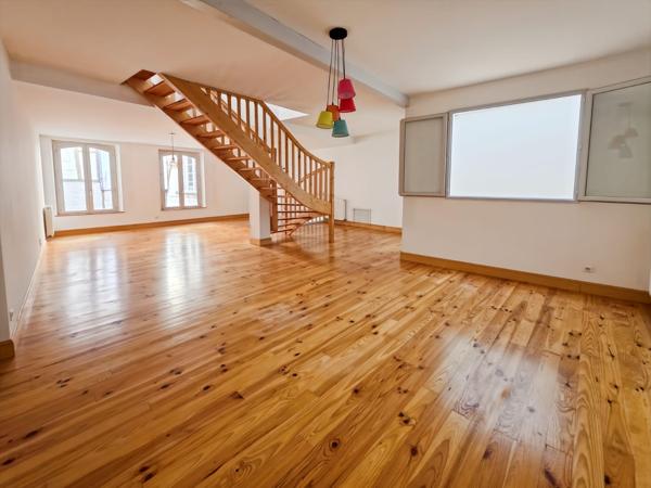 Maison 8 pièces - 300 m²