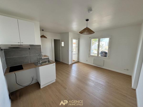 Appartement - 1 pièces - 25 m2 - Balcon - La Rochelle les Minimes - 150 000 € **  - Référence  JH765