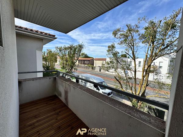 Appartement - 1 pièces - 25 m2 - Balcon - La Rochelle les Minimes - 150 000 € **  - Référence  JH765