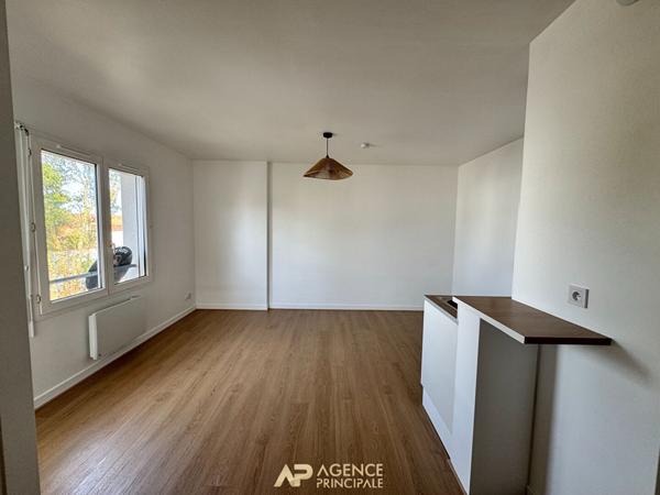 Appartement - 1 pièces - 25 m2 - Balcon - La Rochelle les Minimes - 150 000 € **  - Référence  JH765