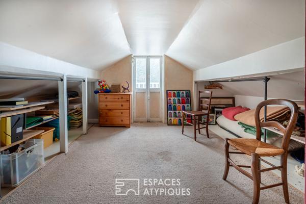 Maison d’époque avec berge et jardin privatifs au bord de l’Yerres.