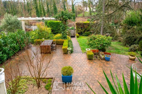 Maison d’époque avec berge et jardin privatifs au bord de l’Yerres.