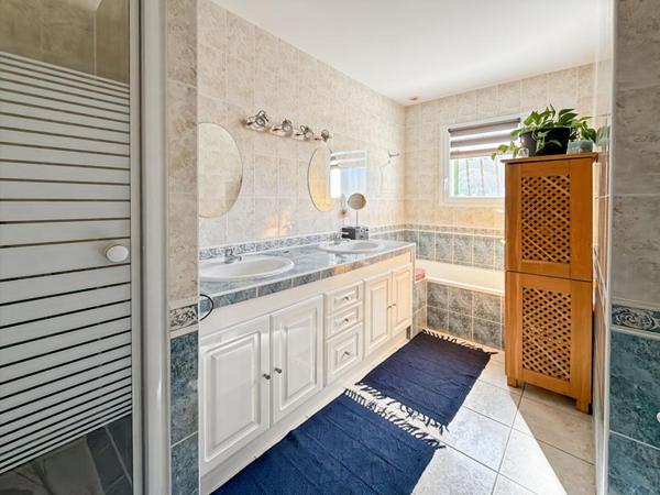 Maison Andernos Les Bains 4 pièce(s) 121 m2
