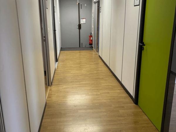 Location Local commercial 1 pièce 22.5 m² - 91 RUE DU GENERAL MANGIN Grenoble 38100