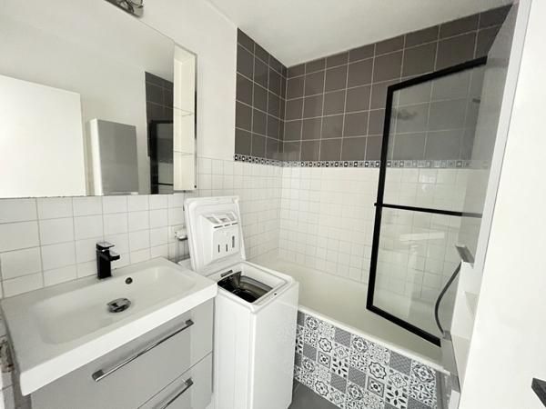 Appartement à louer 790 € CC Quimper 3 p 66 m² DPE C