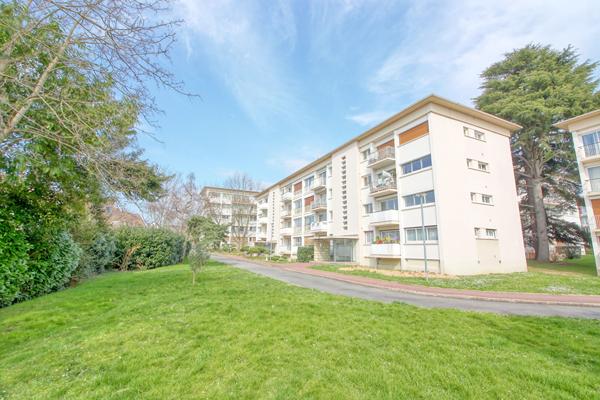 Appartement Antony 3 pièces 2 chambres 57 m² balcon, parking et cave