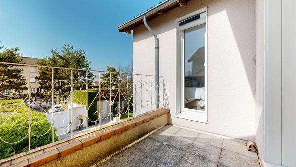 Maison Saint Laurent De Mure 124 m2 + Jardin + Piscine , Saint laurent de mure