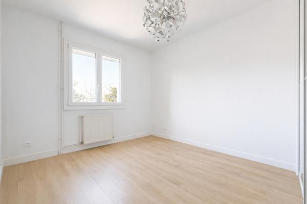 Maison Saint Laurent De Mure 124 m2 + Jardin + Piscine , Saint laurent de mure