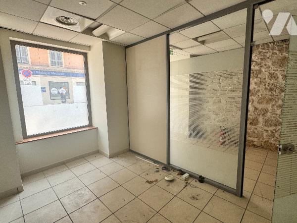NICE - LOCAL COMMERCIAL 52 m² - QUARTIER DU PORT