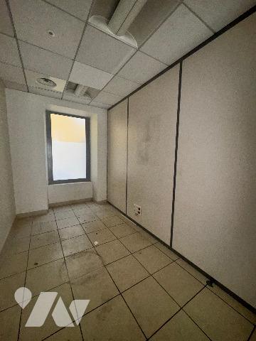 NICE - LOCAL COMMERCIAL 52 m² - QUARTIER DU PORT