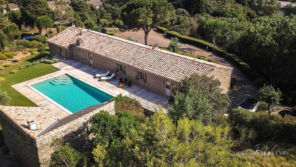 DOMAINE DE PRESTIGE XIXème ENTIÈREMENT RESTAURE SUR 10 Ha