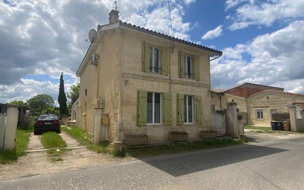 Maison à vendre    5 pièces •  Izon