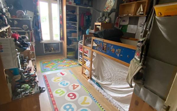 Maison à vendre    5 pièces •  Izon