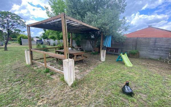 Maison à vendre    5 pièces •  Izon