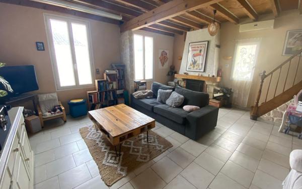 Maison à vendre    5 pièces •  Izon