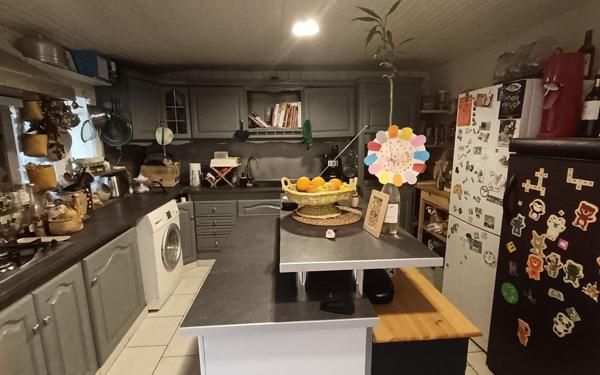 Maison à vendre    5 pièces •  Izon