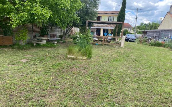 Maison à vendre    5 pièces •  Izon