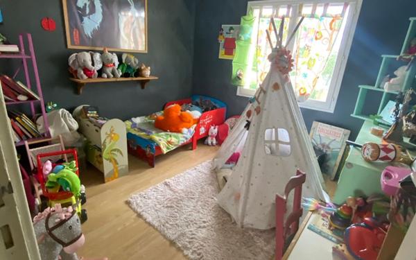 Maison à vendre    5 pièces •  Izon