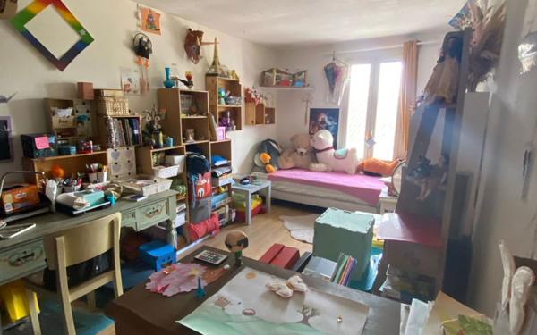 Maison à vendre    5 pièces •  Izon