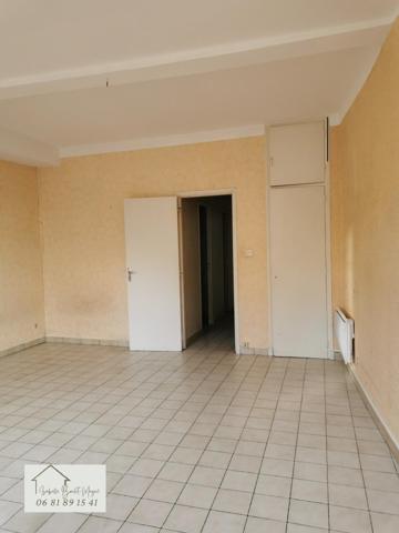 Joli T1 lumineux et très bien placé - centre d'Auch - 1er étage sans ascenseur