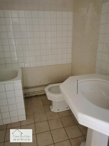 Joli T1 lumineux et très bien placé - centre d'Auch - 1er étage sans ascenseur