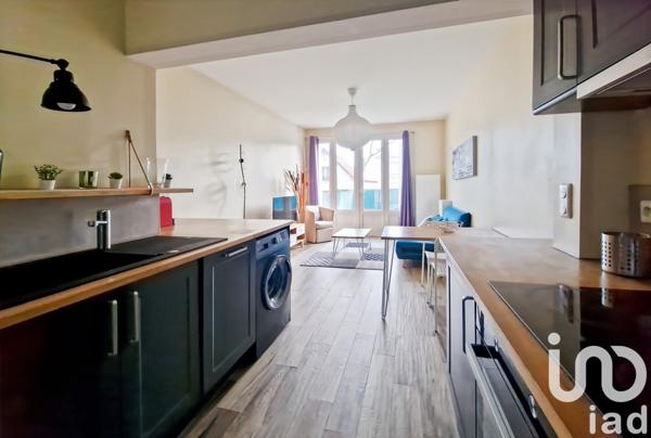 Appartement 2 pièces de 33 m² à Suresnes (92150)