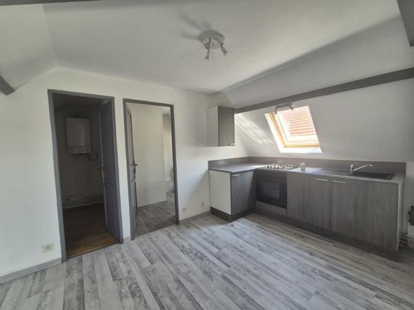 Appartement à louer 435 € CC Montluçon 2 p 40 m² DPE E