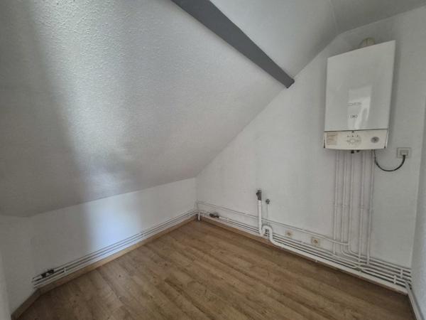 Appartement à louer 435 € CC Montluçon 2 p 40 m² DPE E