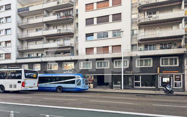 Appartement à vendre    5 pièces • 108 m2 Toulon