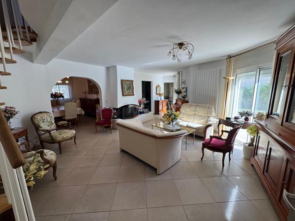 VILLA 6 pièces avec Garage