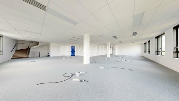 Bureau de 1 500m² à 5 590m² à la vente