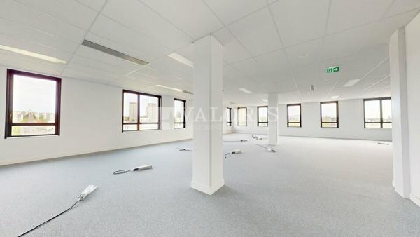 Bureau de 1 500m² à 5 590m² à la vente