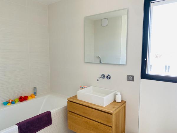 Nous vous proposons cette belle maison de prestige dans le quartier du mont valérien.