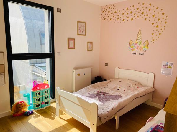 Nous vous proposons cette belle maison de prestige dans le quartier du mont valérien.