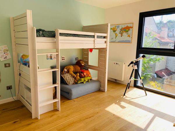 Nous vous proposons cette belle maison de prestige dans le quartier du mont valérien.