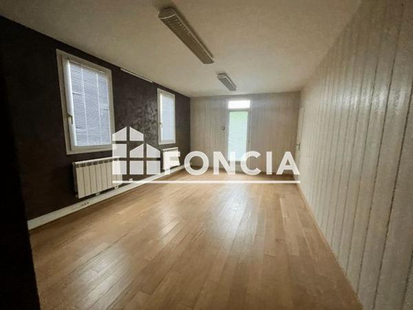 À vendre Local commercial 230 m² - Niort 79000