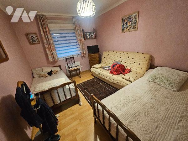 15272
A URIMENIL (88220) 24 Les Peuteux.
Une maison à usage d’habitation de 1976