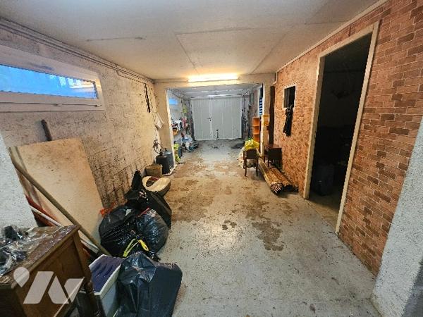 15272
A URIMENIL (88220) 24 Les Peuteux.
Une maison à usage d’habitation de 1976