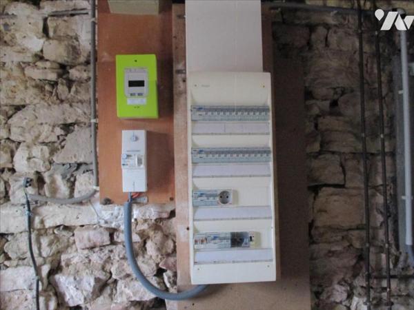 MAISON AVEC PETIT LOGEMENT INDEPENDANT ET GRANGE