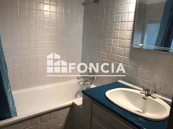 Location Appartement meublé 2 pièces 41.38 m² - 25 AVENUE CARNOT Ales 30100