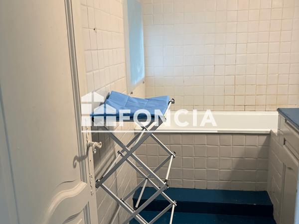 Location Appartement meublé 2 pièces 41.38 m² - 25 AVENUE CARNOT Ales 30100