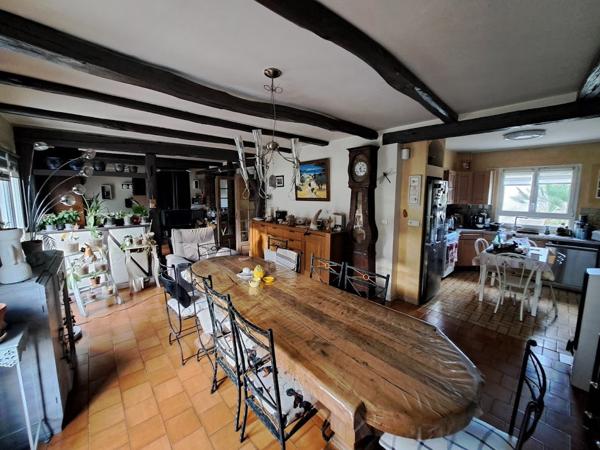 Maison individuelle au calme roche Centre Ville T6, 136m² sur 621m²