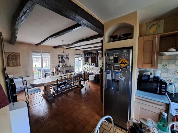 Maison individuelle au calme roche Centre Ville T6, 136m² sur 621m²
