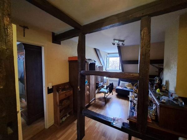 Maison individuelle au calme roche Centre Ville T6, 136m² sur 621m²