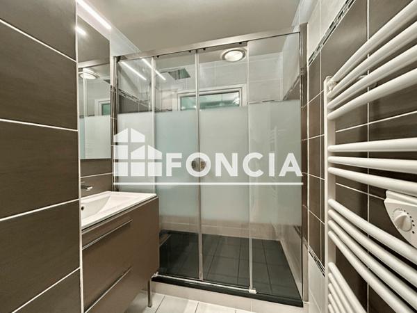 Location Appartement 4 pièces 95 m² - RUE DU ROUVRE Petit Couronne 76650